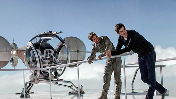 Cruise and Kosinski on the set