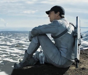 Tom Cruise in Oblivion